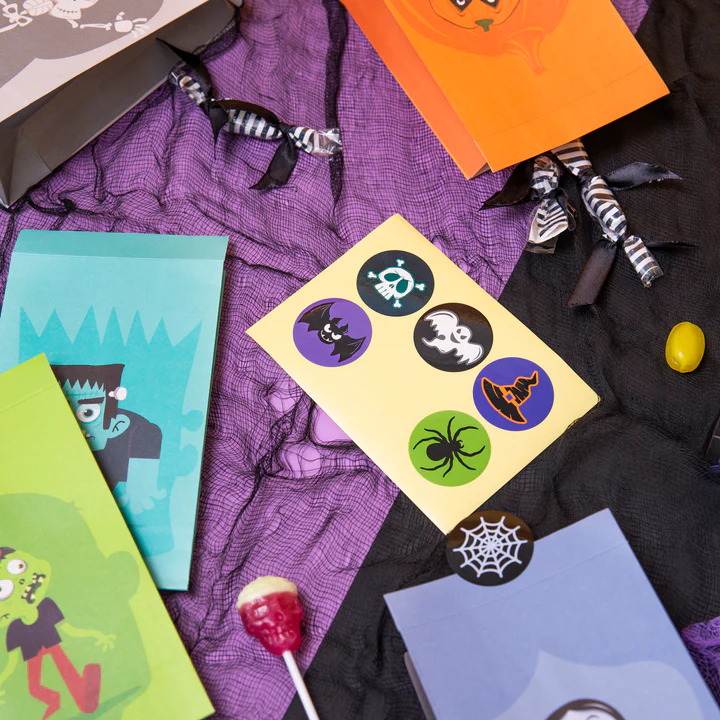 154892-2 Helovino dekoracija pilka 76x300cm